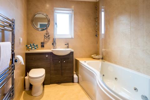 luxury bathrooms in all apartments